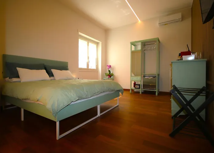 Bed & Breakfast Residenza Savelli 4*